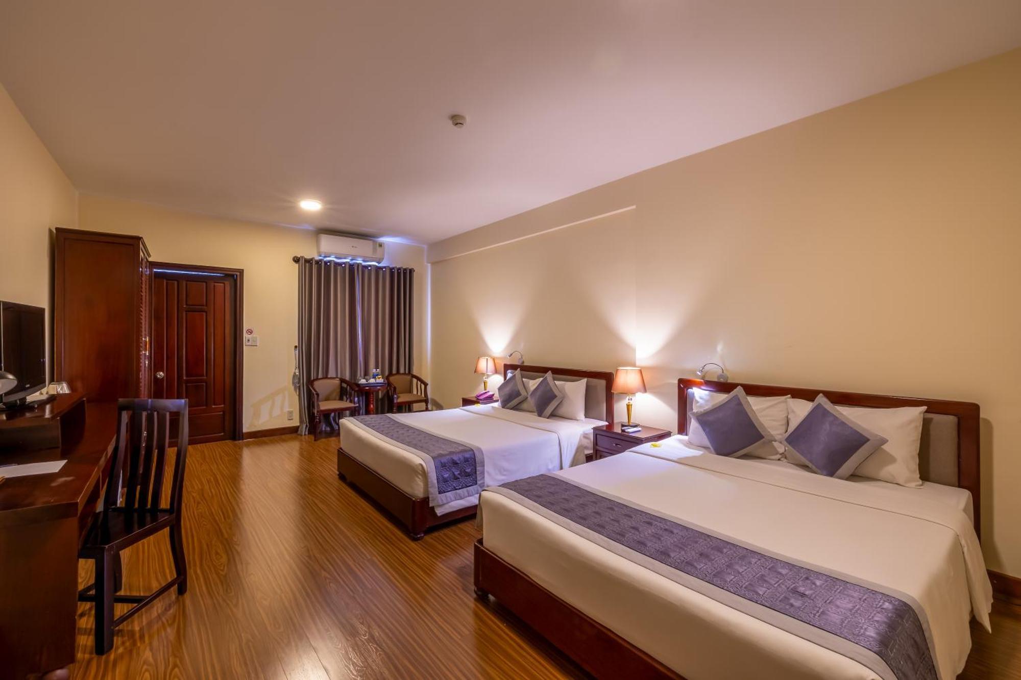 Baly Hotel Hue Exterior foto