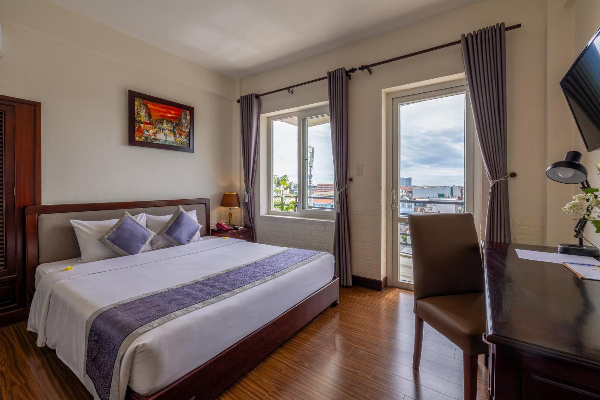 Baly Hotel Hue Exterior foto