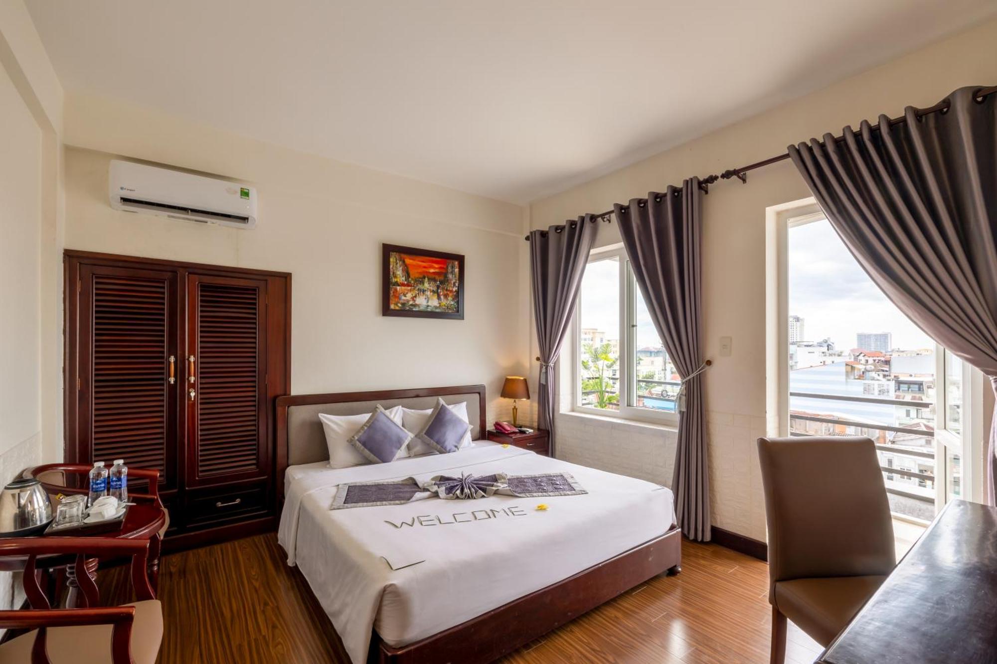 Baly Hotel Hue Exterior foto
