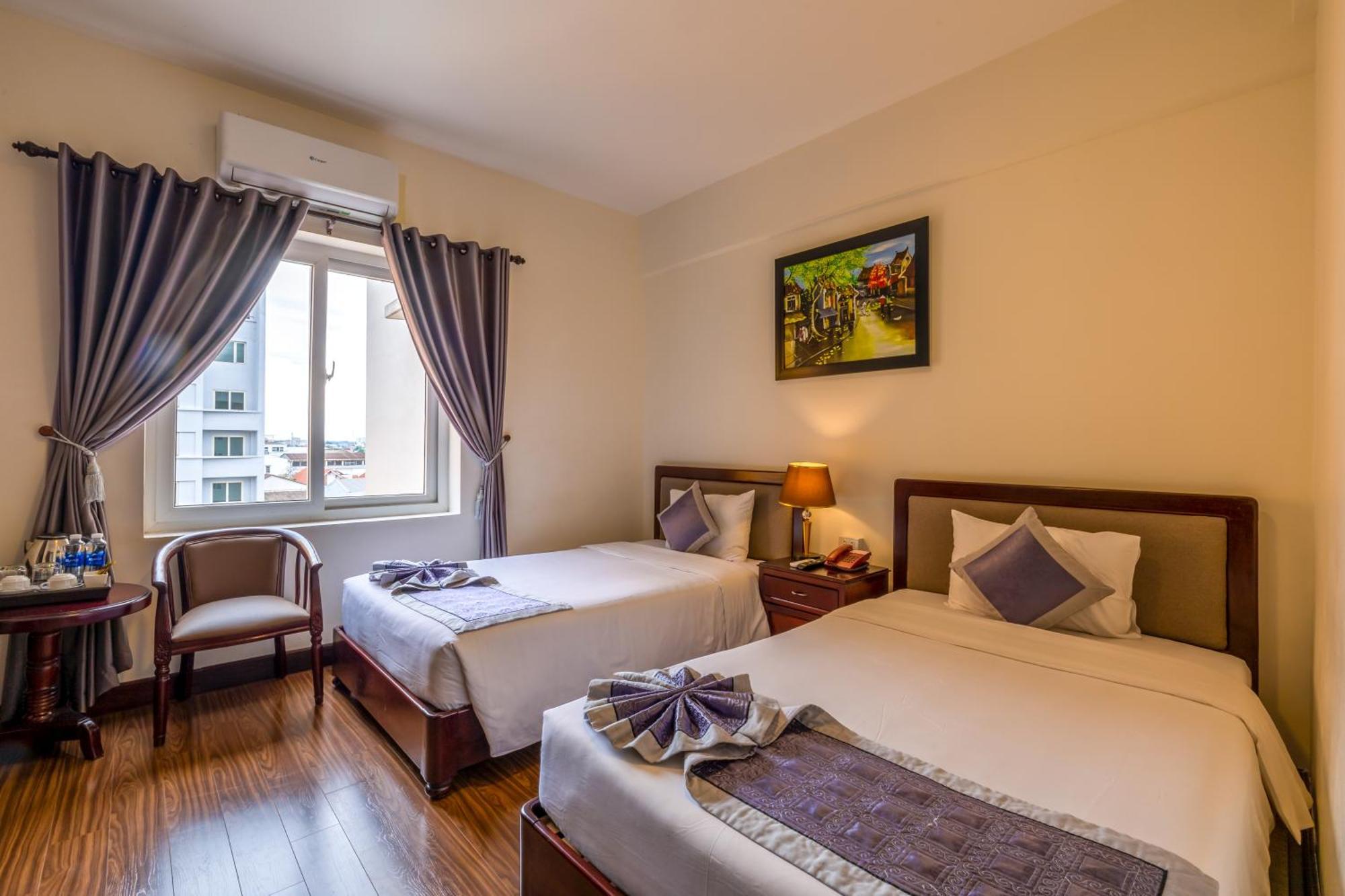 Baly Hotel Hue Exterior foto
